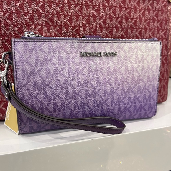 Michael Kors Handbags - MICHAEL KORS Jet Set Large Ombré Signature Logo Double Zip Wristlet Phone Holder